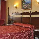 Reyes Catolicos Hotel *