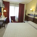 Reyes Catolicos Hotel