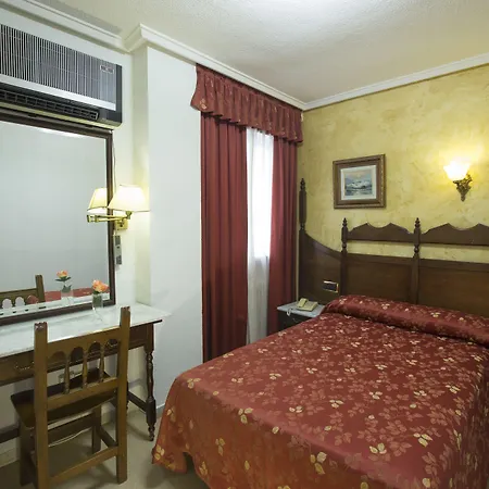 雷耶斯卡托里克斯酒店 酒店