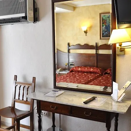 Hotel Reyes Catolicos *