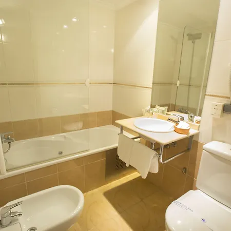 Hotel Reyes Catolicos *