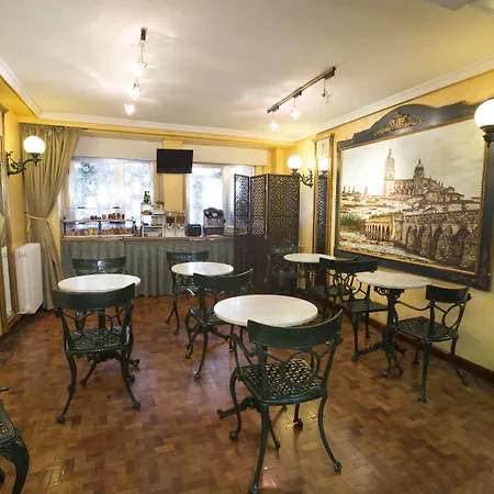 Reyes Catolicos Hotel *