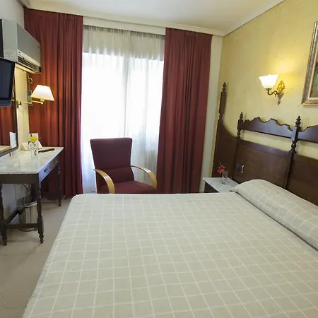 Reyes Catolicos Hotel