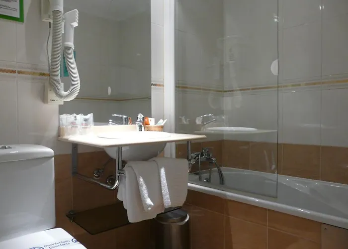 雷耶斯卡托里克斯酒店 * 萨拉曼卡