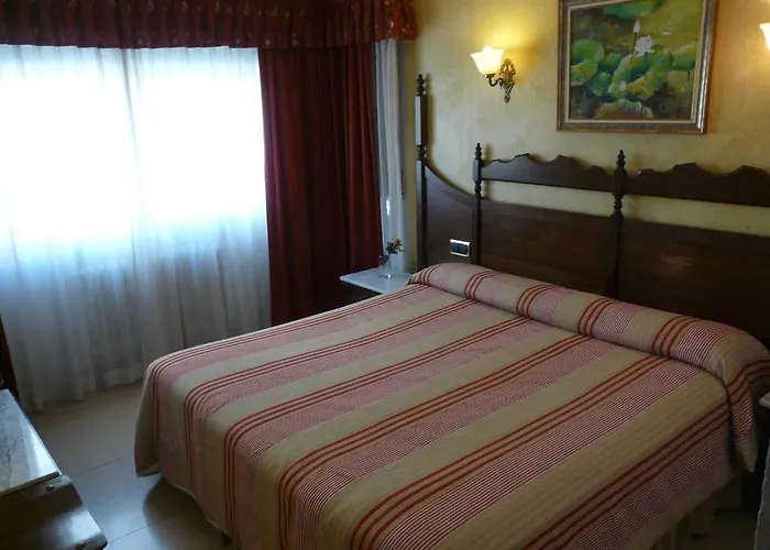 雷耶斯卡托里克斯酒店 酒店 萨拉曼卡