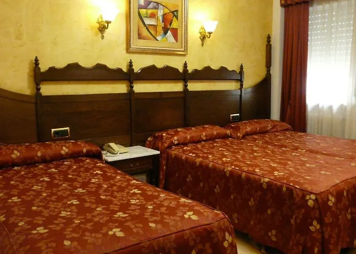 雷耶斯卡托里克斯酒店 * 萨拉曼卡