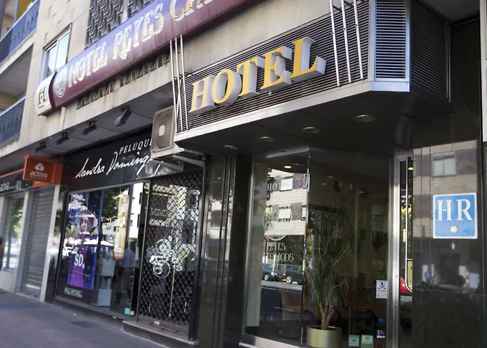 雷耶斯卡托里克斯酒店 酒店 萨拉曼卡