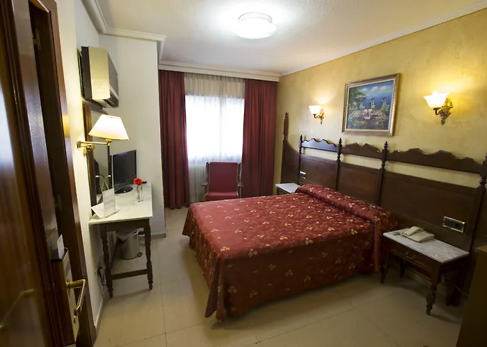 雷耶斯卡托里克斯酒店 酒店 萨拉曼卡