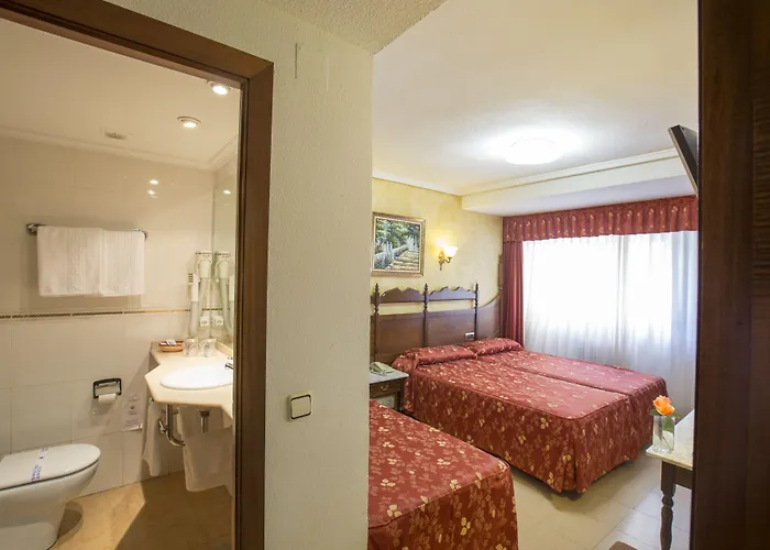 雷耶斯卡托里克斯酒店