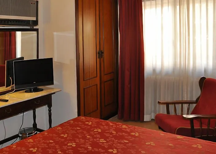 雷耶斯卡托里克斯酒店 萨拉曼卡