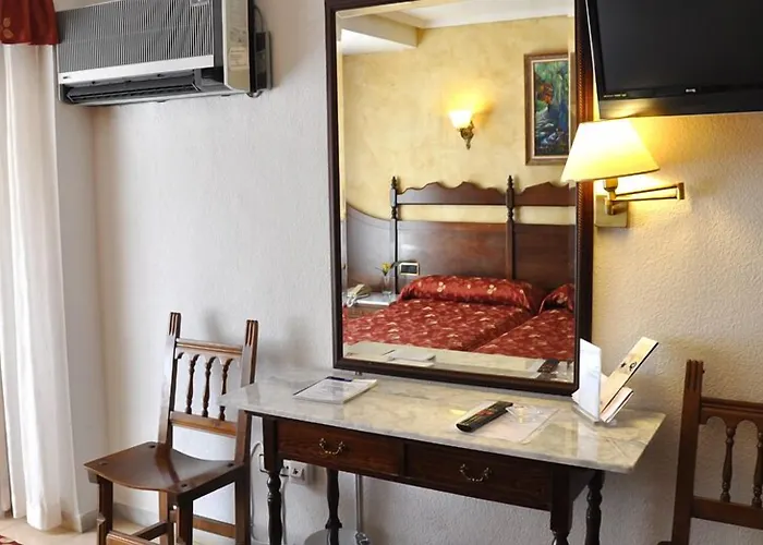 酒店 雷耶斯卡托里克斯酒店 *