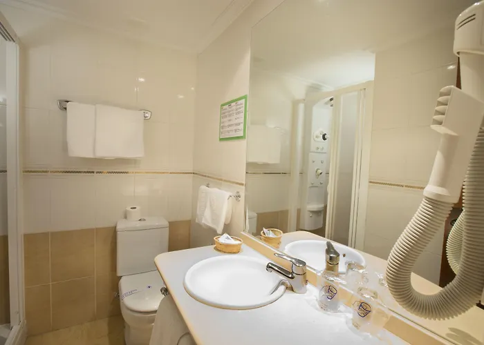 酒店 雷耶斯卡托里克斯酒店 *